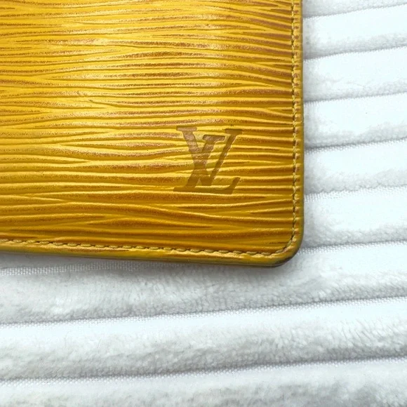 LOUIS VUITTON Card Holder M63209 Yellow - Picture 6 of 7